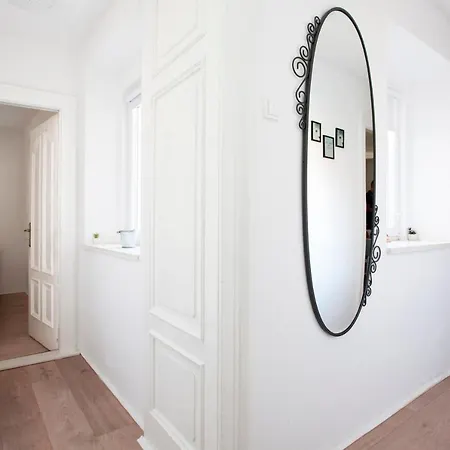 Apartment Slavuj Square *